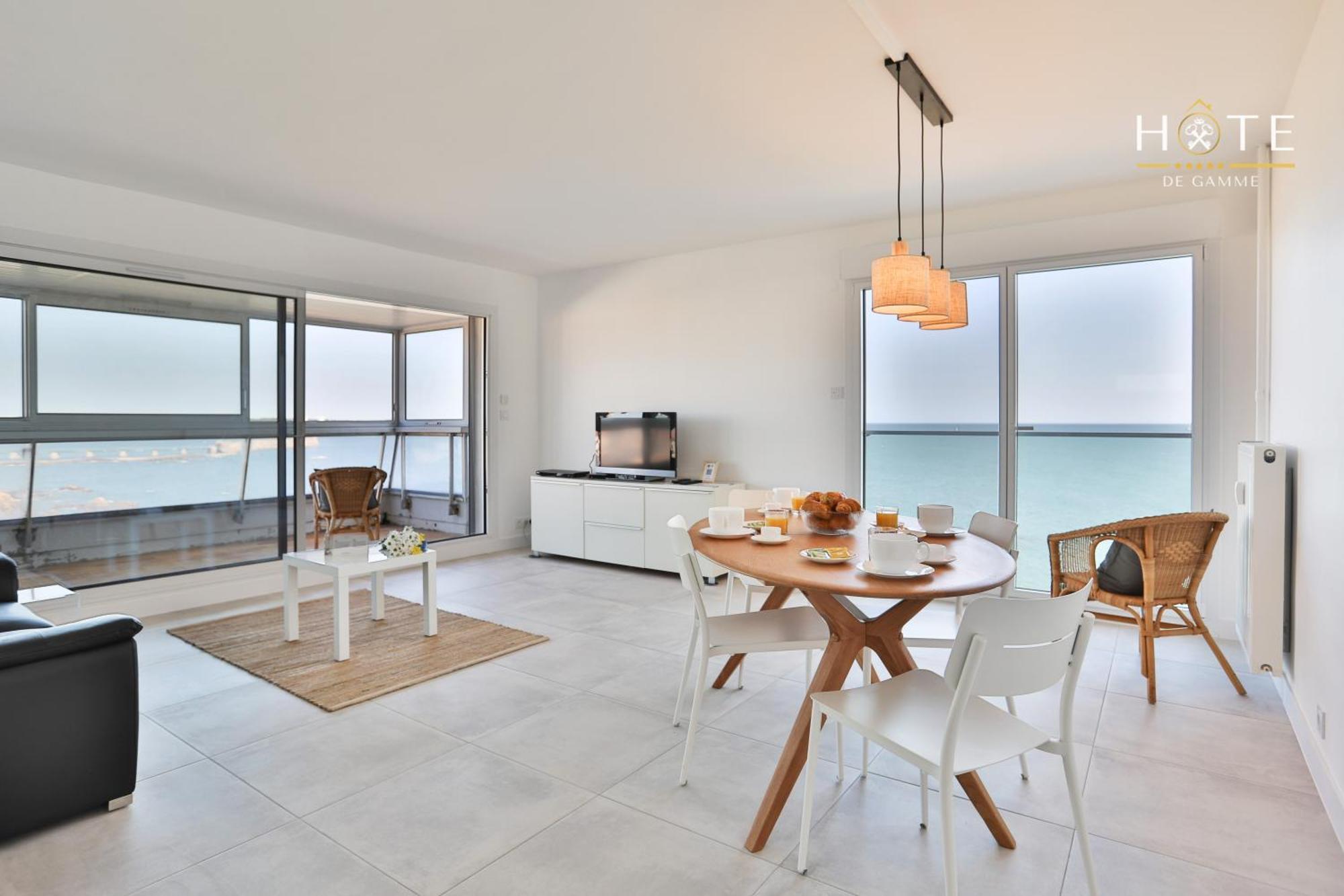 Appartement De Caractere, Superbe Vue Mer 280° La Chaume Exteriör bild